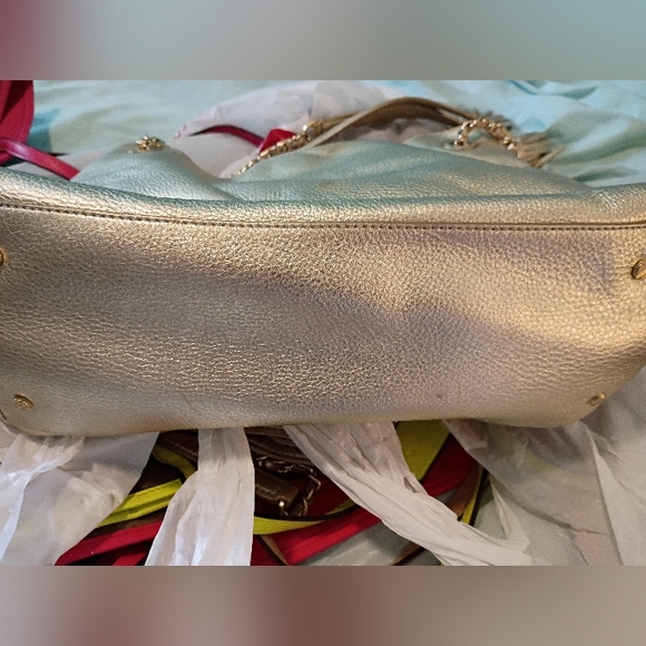 Tory Burch Gold Shoulder Bag with Chain Straps Gorgeous EUC - Picture 6 of 9